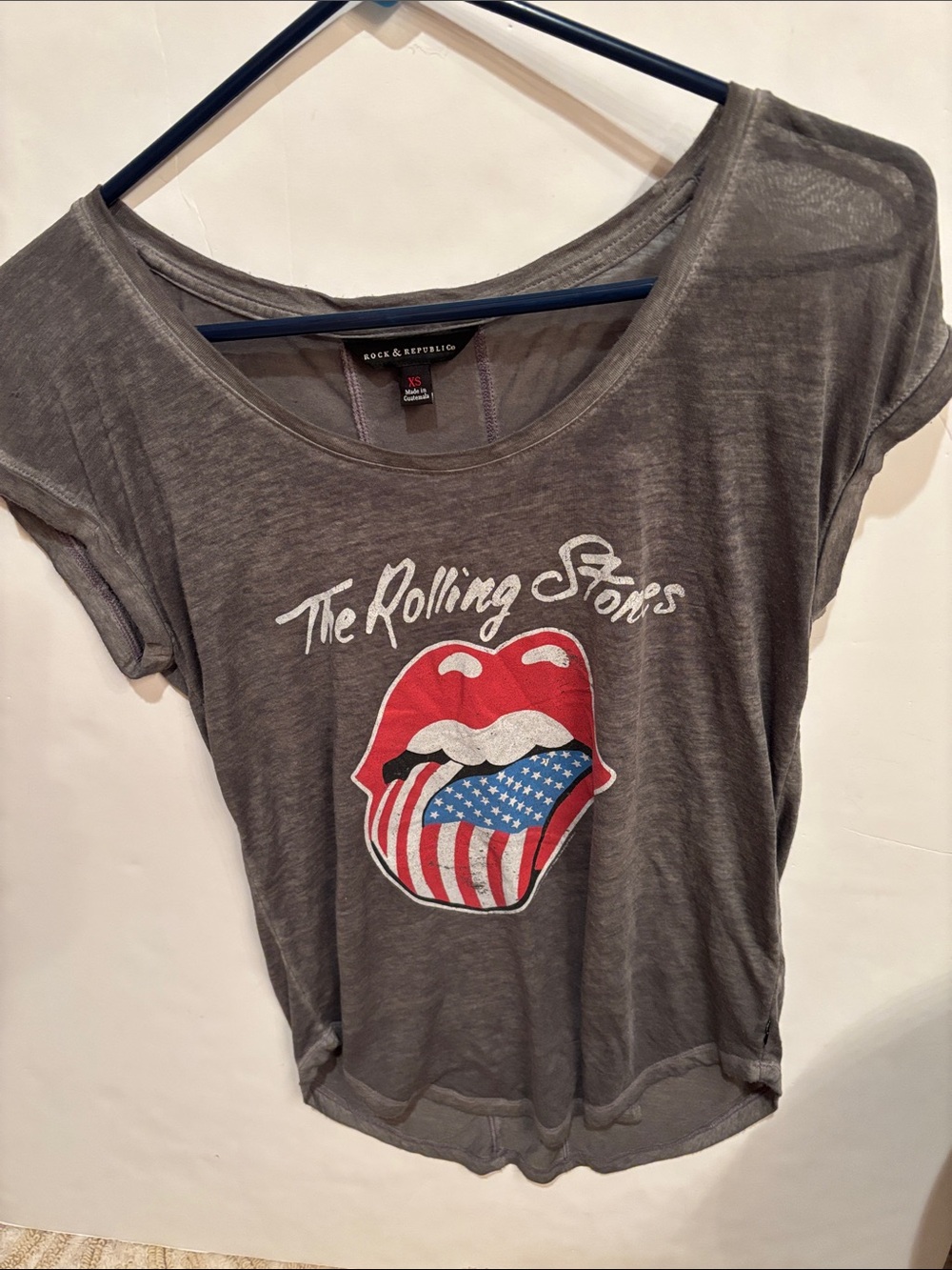 Rock & Republic Gray Rolling Stones Tee with Red & Blue Tongue XS